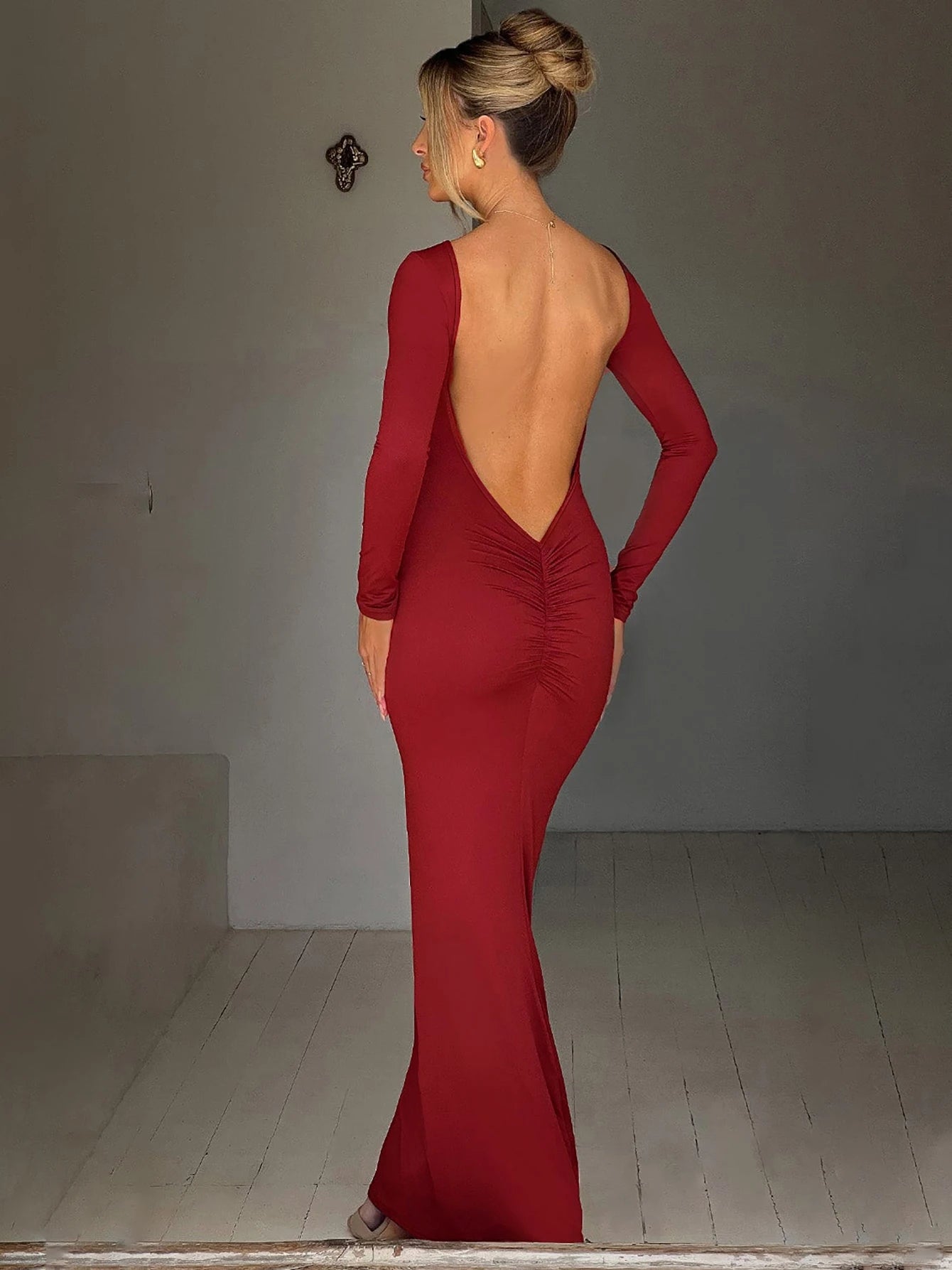 Elegant Long Sleeve Backless
